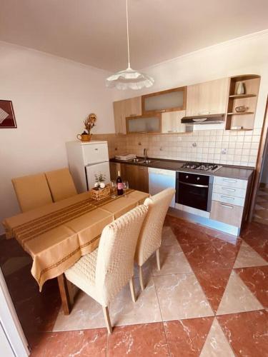 Apartment Metajna 527h