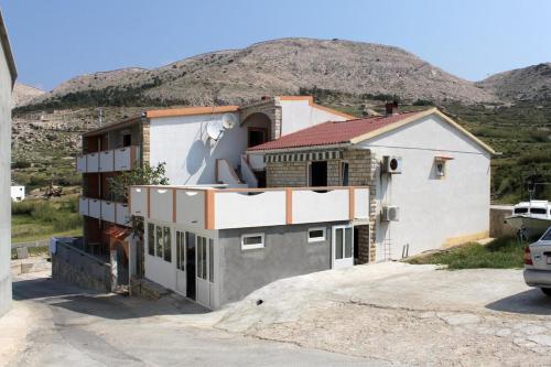 Apartment Metajna 527h