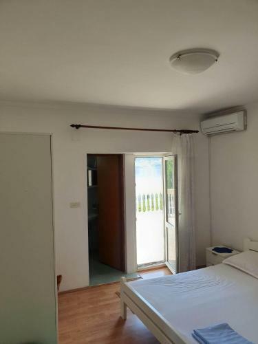 Hostal Rooms Tonica Metajna 5