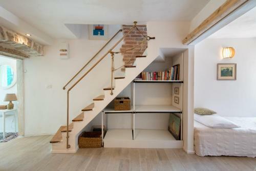 Hostal Ancient House In Modern Style, Sansir Apartment
