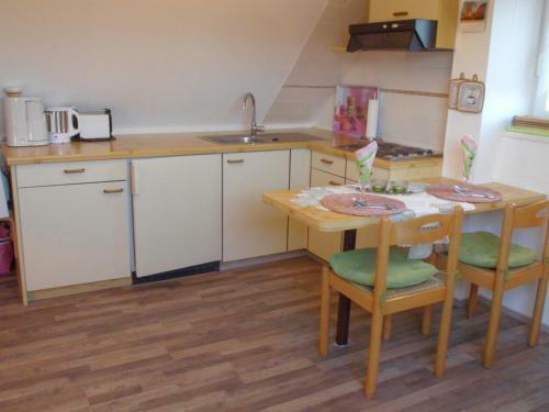 Apartamento G�stehaus Zur Seem�we, Fewo 1"seeblick"