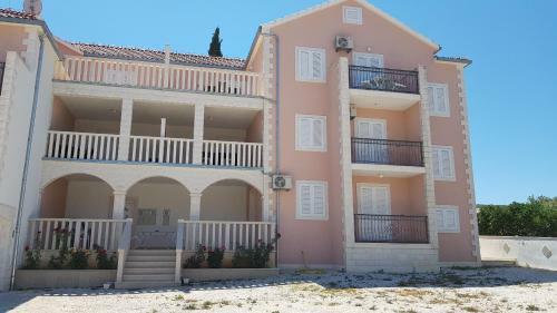 Ruzica Apartments
