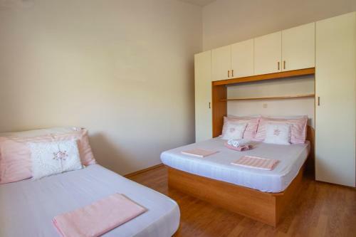 Family-friendly Apartment On The Beach With Sea View