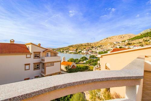 Family-friendly Apartment On The Beach With Sea View