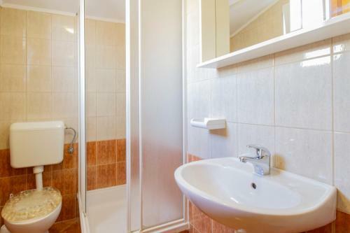 Family-friendly Apartment On The Beach With Sea View