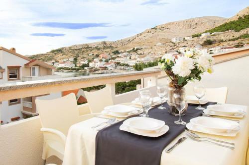 Family-friendly Apartment On The Beach With Sea View