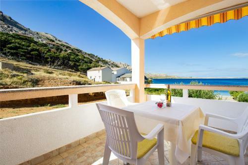Family-friendly Apartment On The Beach With Sea View