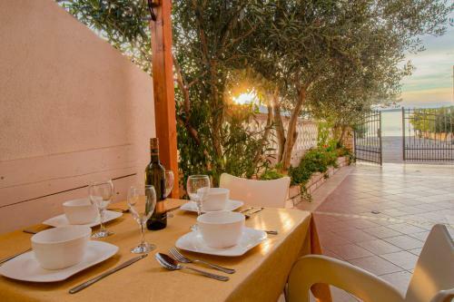 Family-friendly Apartment On The Beach With Sea View