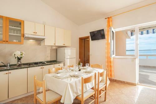 Family-friendly Apartment On The Beach With Sea View