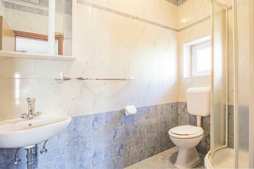 Family-friendly Apartment On The Beach With Sea View