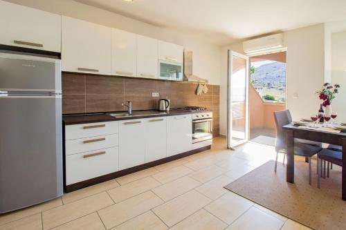 Apartamentos Beautiful Sea View With A Garden Terrace