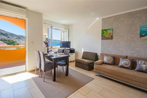 Apartamentos Beautiful Sea View With A Garden Terrace