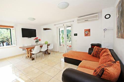 Holiday House Pia