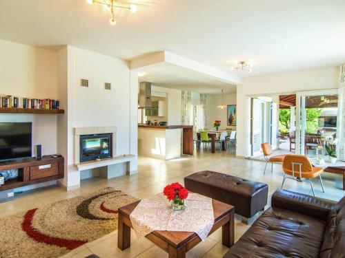 Lavish Villa With Pool In Supetar Croatia
