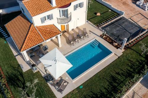 Beautiful Villa Lavanda Muntrilj