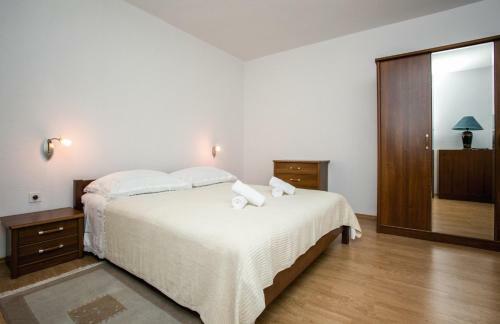 Holiday House Rossetti