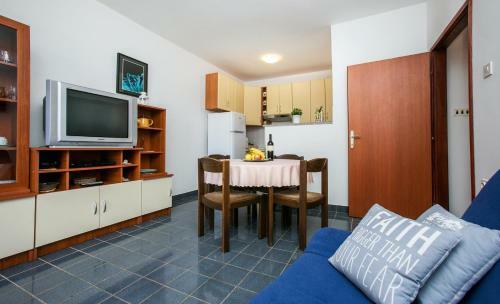 Holiday House Rossetti