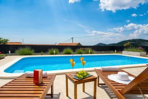 Villa Pax - With Pool