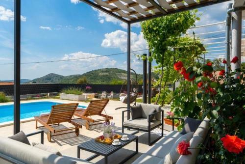 Villa Pax - With Pool
