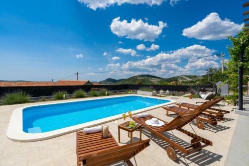 Villa Pax - With Pool