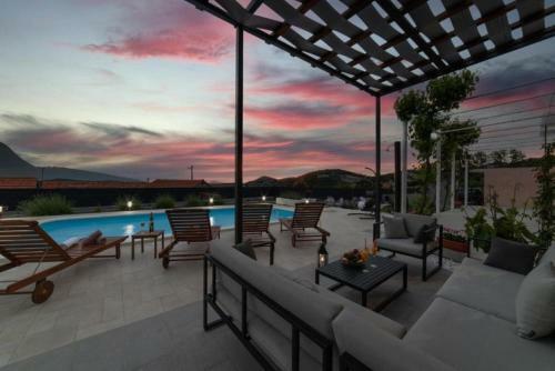 Villa Pax - With Pool