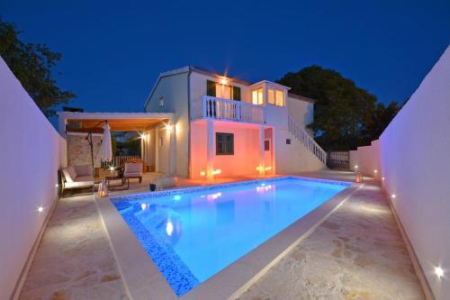 Holiday House With A Swimming Pool Marina, Trogir - 15565