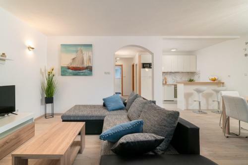 Apartments Lux 3 - Heated Pool