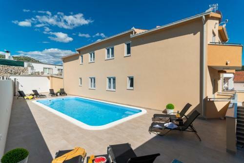 Apartments Lux 3 - Heated Pool