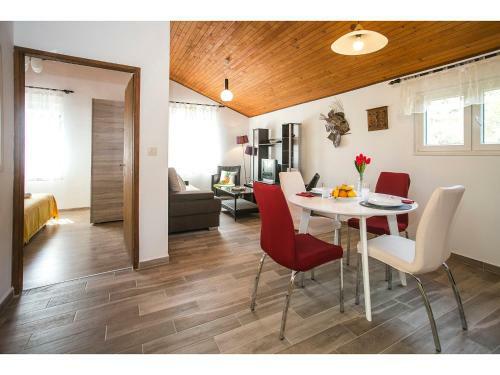 Apartment Goga's Retreat In Marina