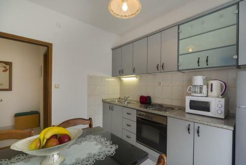 Apartments By The Sea Poljica, Trogir - 19054