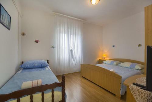 Apartments By The Sea Poljica, Trogir - 19054