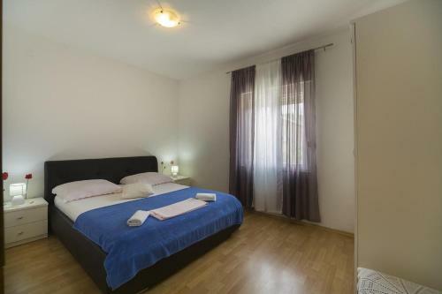 Apartments By The Sea Poljica, Trogir - 19054