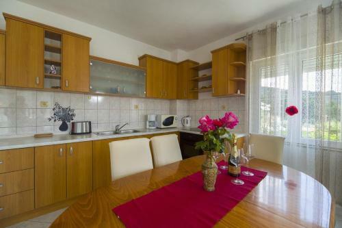 Apartments By The Sea Poljica, Trogir - 19054
