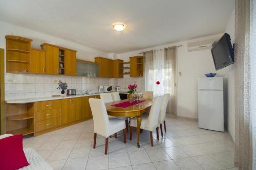 Apartments By The Sea Poljica, Trogir - 19054