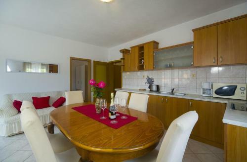 Apartments By The Sea Poljica, Trogir - 19054