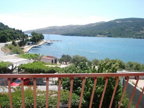 Apartments An?elka - 50 M From Beach