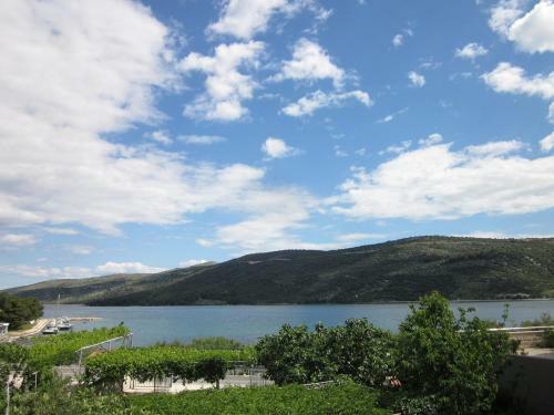 Apartments An?elka - 50 M From Beach