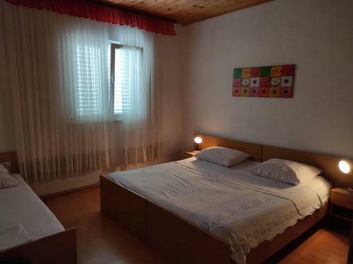 Apartments An?elka - 50 M From Beach
