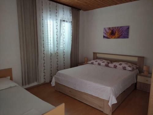 Apartments An?elka - 50 M From Beach
