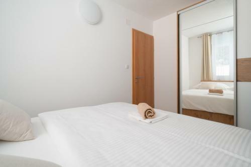 Apartments Lux 2 - Heated Pool