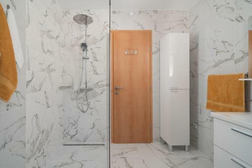 Apartments Lux 2 - Heated Pool