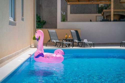 Apartments Lux 2 - Heated Pool
