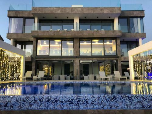 Sky Beach Aparthotel