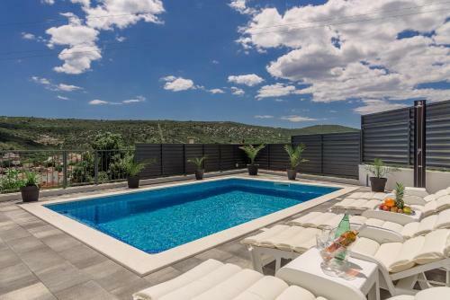 Villa Mari With Private Pool