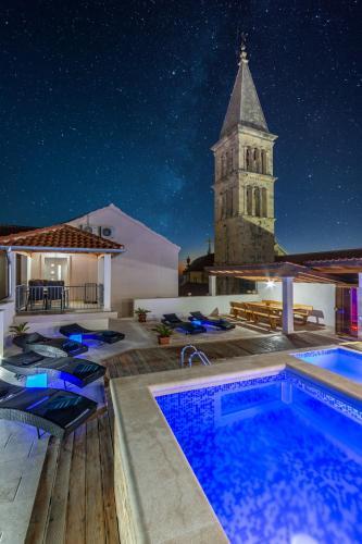 Luxury House David