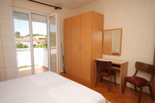 Apartments With A Parking Space Palit, Rab - 4957