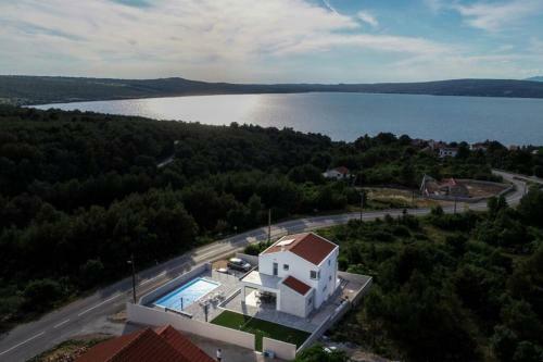 New Villa Buterin With Heated Pool
