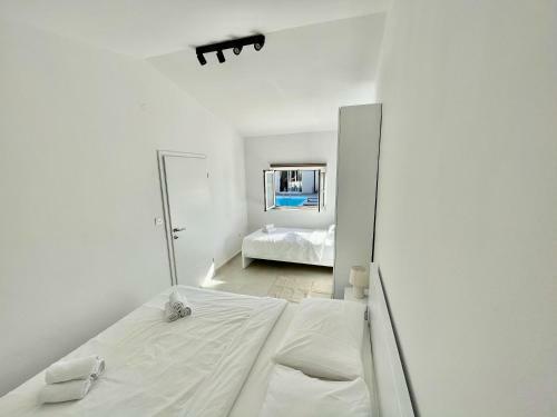 Villa Lele - Peace, Mountain & Sea View, Heated Pool