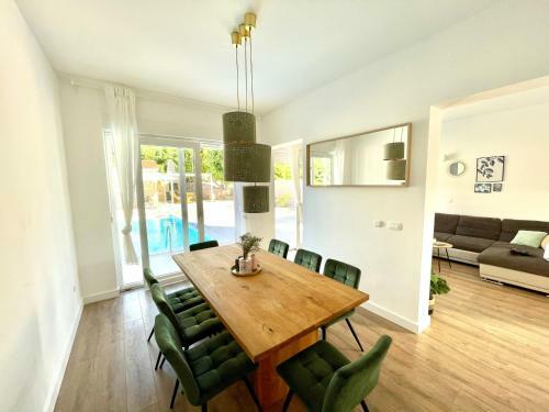 Villa Lele - Peace, Mountain & Sea View, Heated Pool