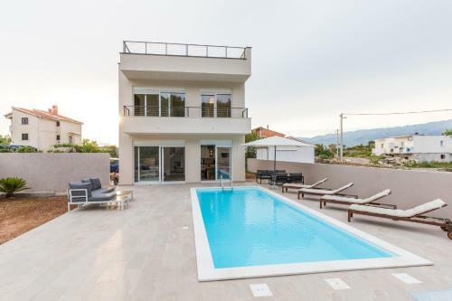 Villa Lele - Peace, Mountain & Sea View, Heated Pool